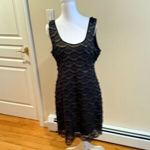 Guess Black Gold Eyelash Fringe Scalloped Sheath Gorgeous elegant dress size 14